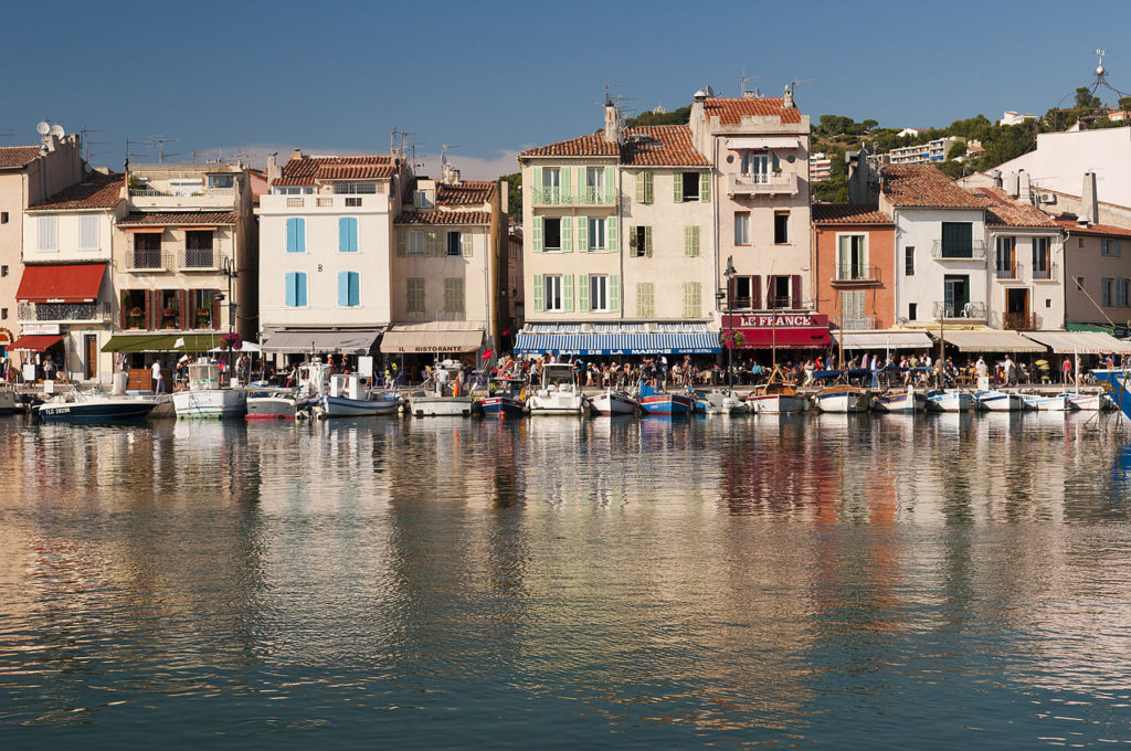 1280px-Cassis,_Provence,_France_(6052996072)